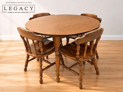 Round Dining Table with 4 Captains Chairs and Leaves