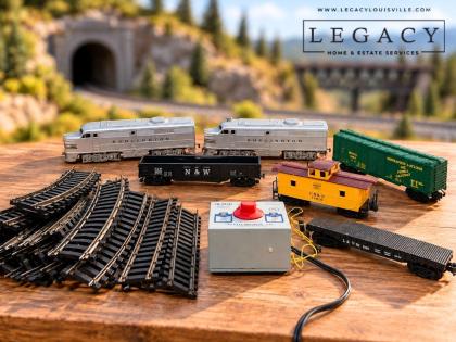 KMT Kusan Auburn O Scale Train Set with Transformer